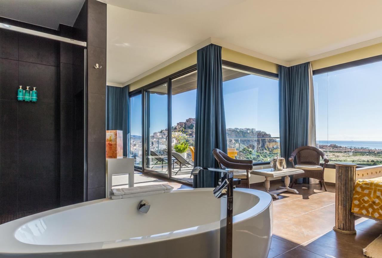 Hotel Miba Салобренья Екстер'єр фото